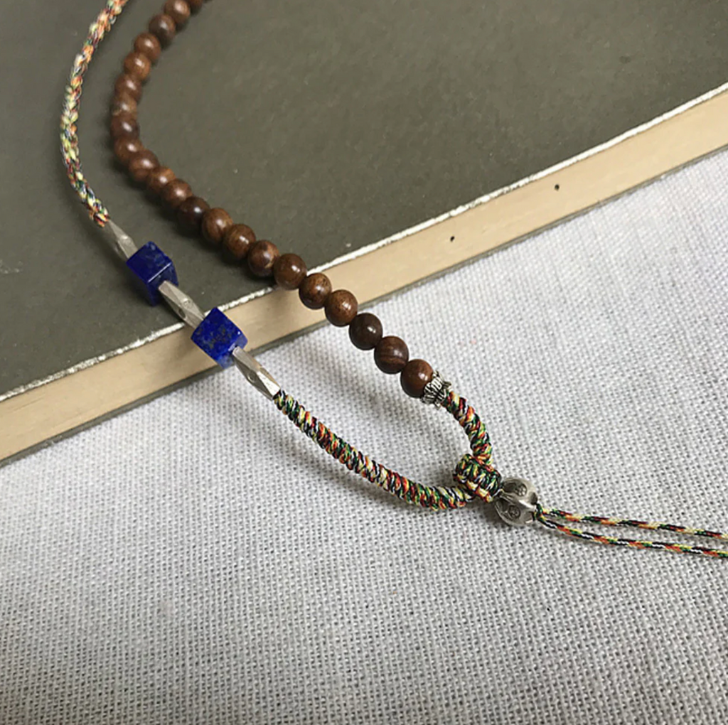 Kailash Energy Essence 石英のペンダントとラピスラズリと純銀です