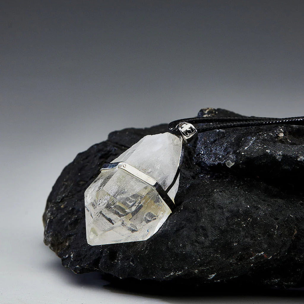 Kailash Energy Essence  ヒーリング・ブレス・オブ・ライフ・クリア・クォーツ・スターリング・シルバー・ペンダント