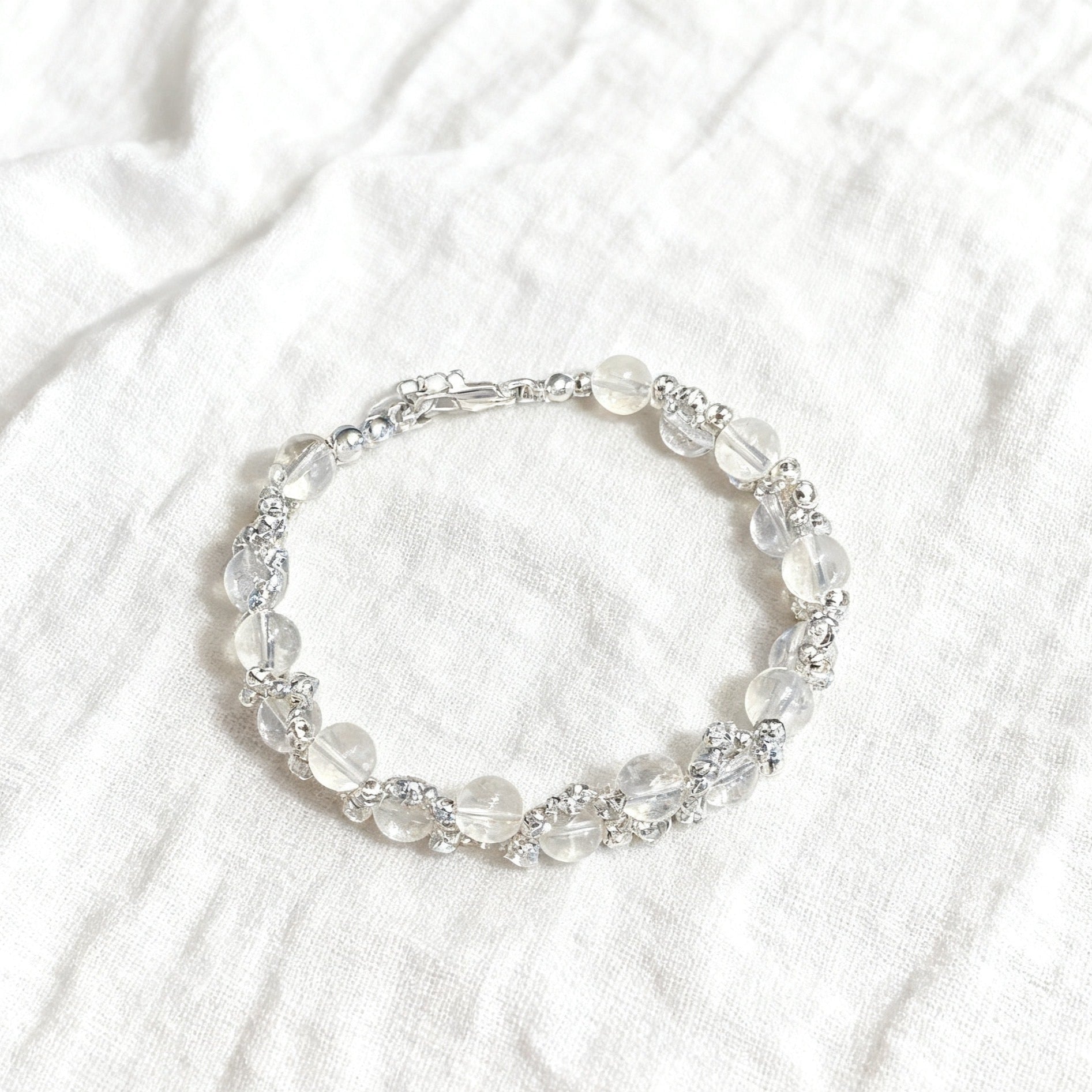 「健康・浄化」願いを叶えるクリスタルクォーツ - 純粋な意志を宇宙に届ける水晶