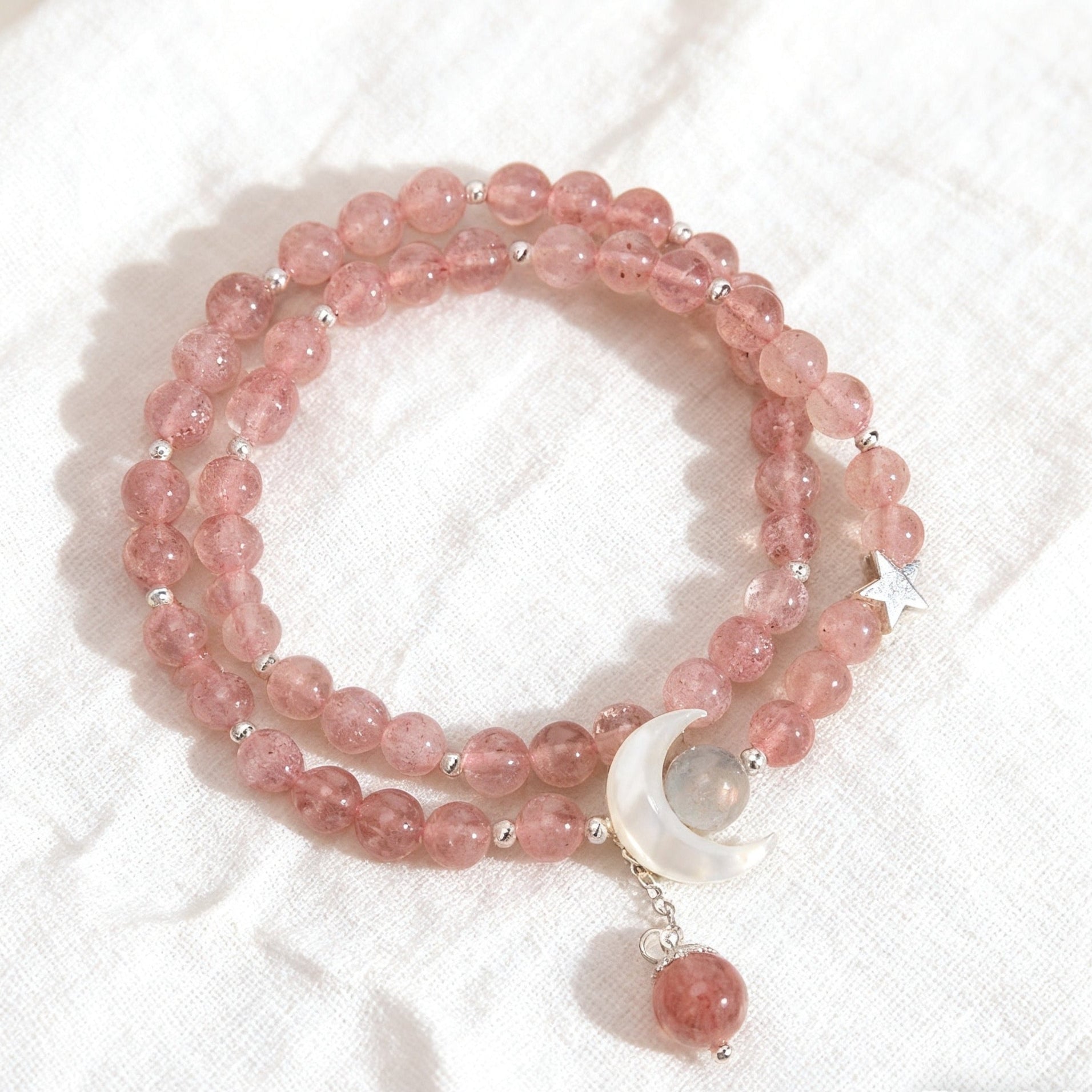 「恋愛・人間関係」ストロベリークォーツ×月×貝殻のブレスレット - 愛と直感を呼ぶ海の恵み