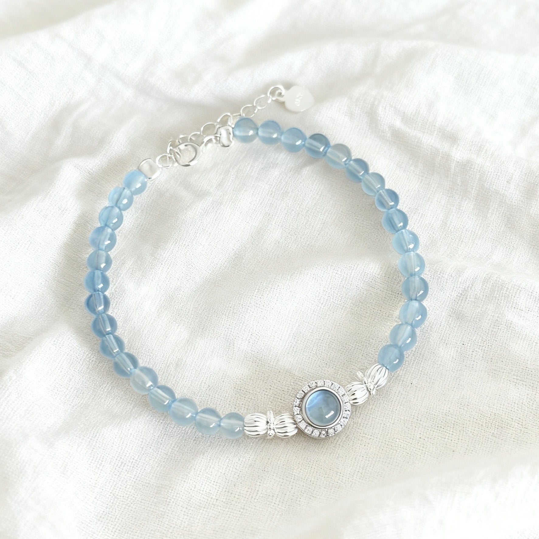 「活力・自信」澄んだ心と冷静な判断を導く海の宝石