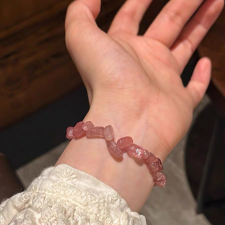 「恋愛・人間関係」ストロベリークォーツ開運ブレスレット - 愛と人気を呼ぶ"幸運の苺石"