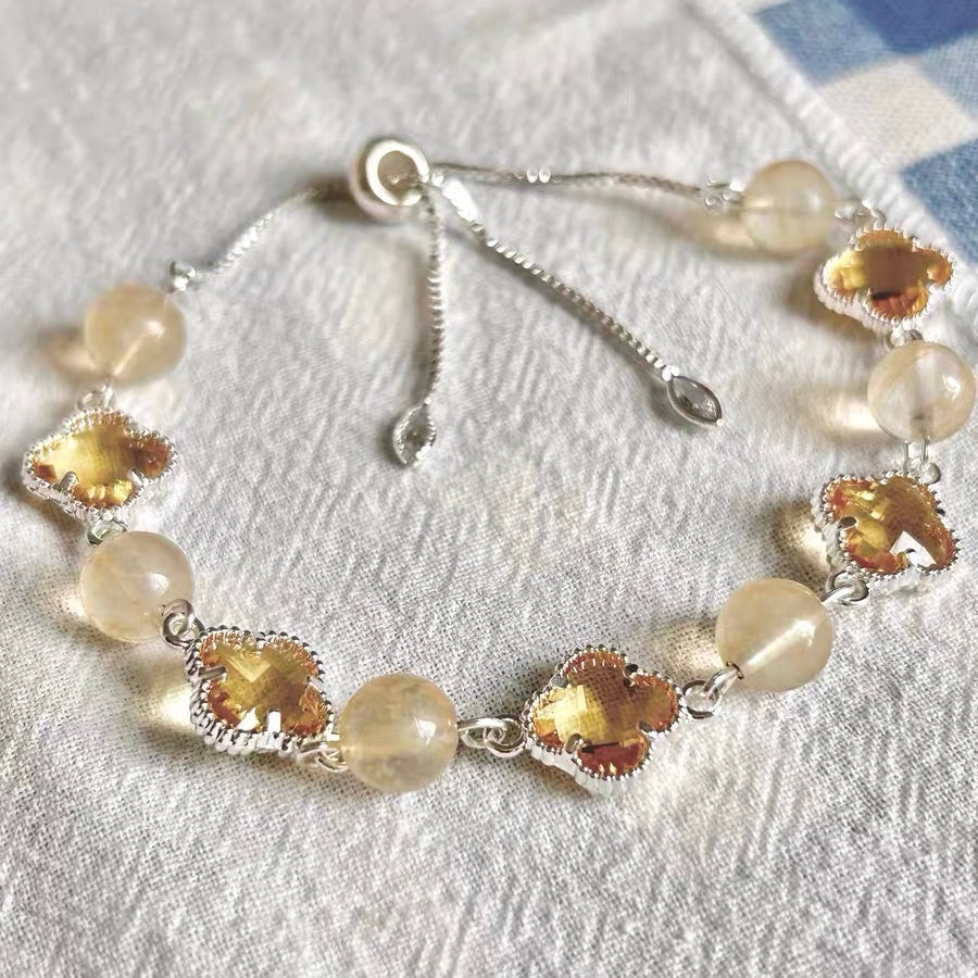 「開運・金運」幸運のクローバーとイエローフローライトの金運ブレスレット - 知恵と幸運で富を掴む