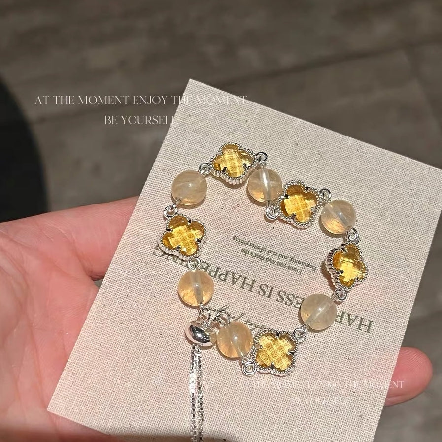 「開運・金運」幸運のクローバーとイエローフローライトの金運ブレスレット - 知恵と幸運で富を掴む