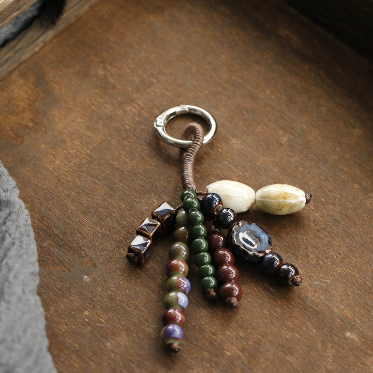 「手作」セラミックビーズのバッグチャーム