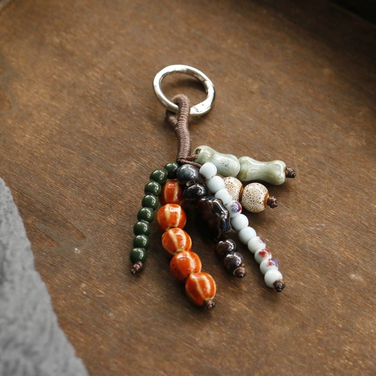 「手作」セラミックビーズのバッグチャーム