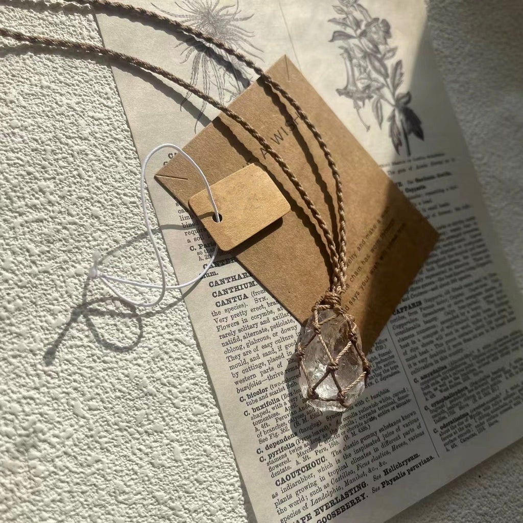 純粋手編み天然ホワイトクリスタル原石パワーペンダントです