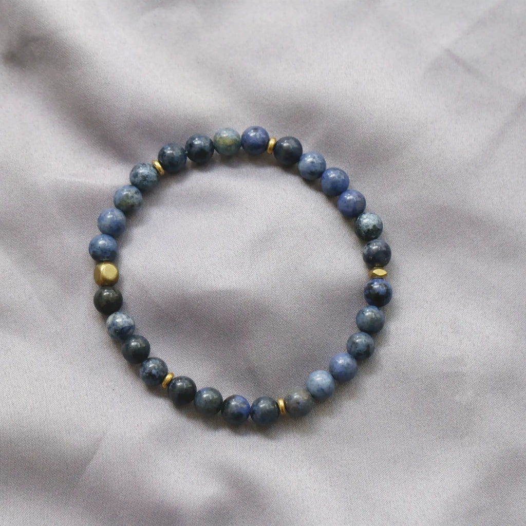 「知恵」天然ブルーストライプストーンブレスレット - 冷静と知性を導く青の縞模様