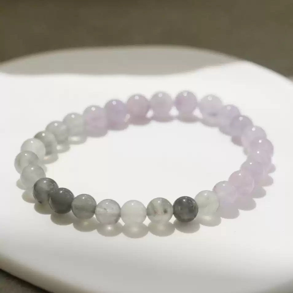 「浄化 · 安定」天然アメジスト雲模様ブレスレット - 穏やかな輝きと落ち着きをもたらす石