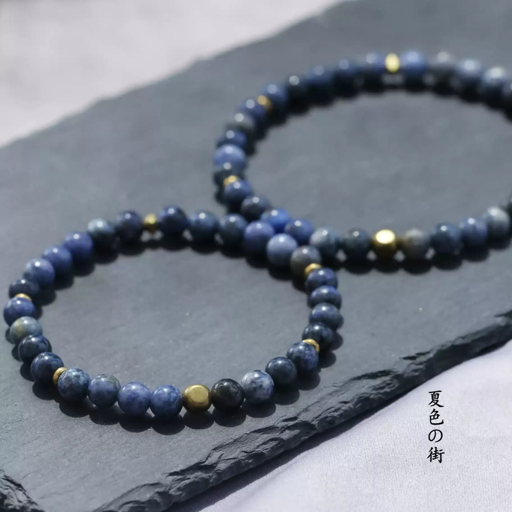 「知恵」天然ブルーストライプストーンブレスレット - 冷静と知性を導く青の縞模様